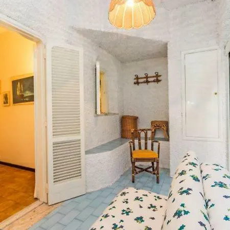 Sleeps 4 Air Con Wifi Holiday home *