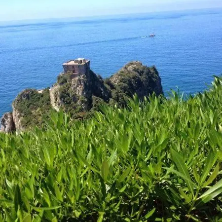 Holiday home Sleeps 4 Air Con Wifi *