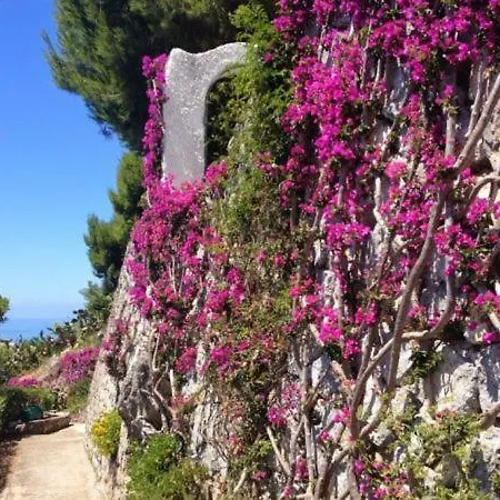 Sleeps 4 Air Con Wifi Holiday home Conca dei Marini