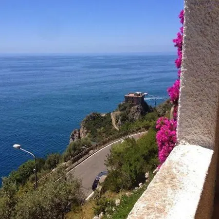 Holiday home Sleeps 4 Air Con Wifi *