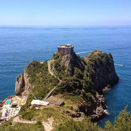 Sleeps 4 Air Con Wifi * Conca dei Marini