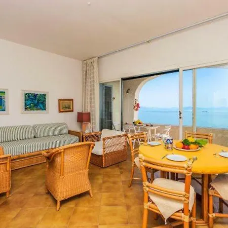 Holiday home Sleeps 4 Air Con Wifi Conca dei Marini