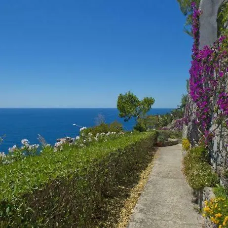 Sleeps 4 Air Con Wifi Holiday home Conca dei Marini