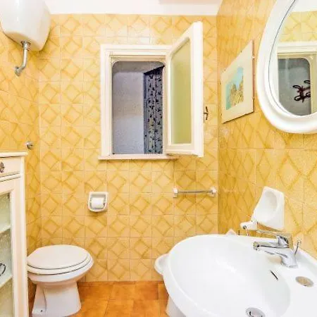 Sleeps 4 Air Con Wifi * Conca dei Marini