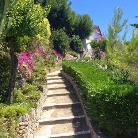 Sleeps 4 Air Con Wifi Holiday home
