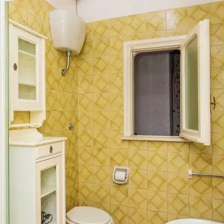 Sleeps 4 Air Con Wifi Vakantiehuis
